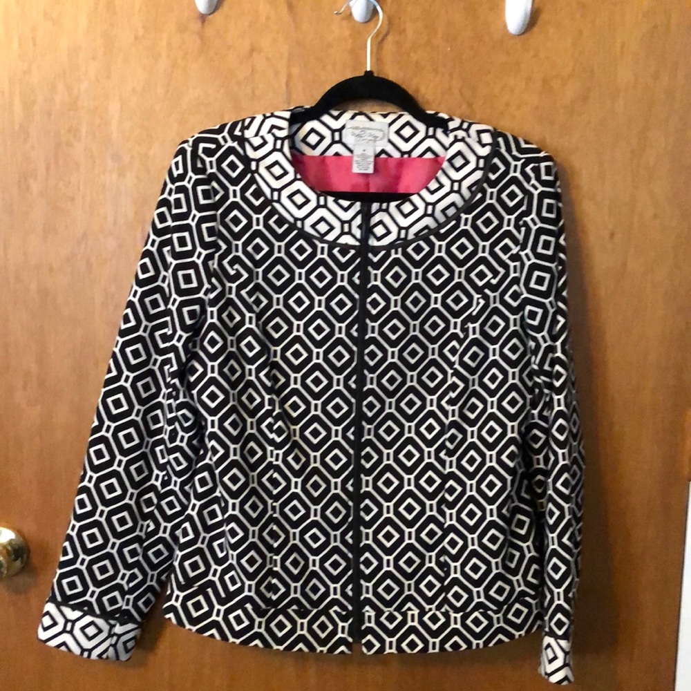 Black and white print professional blazer